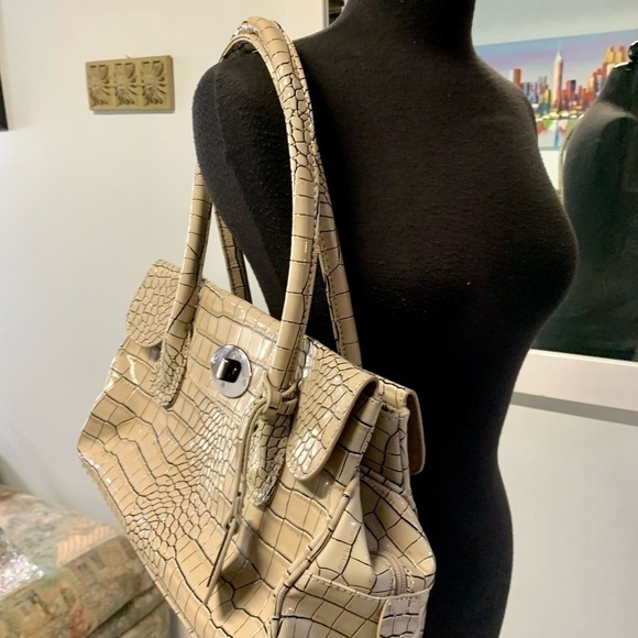 ❤️Govali Cream Croc Embossed Shoulder Bag - Picture 2 of 10